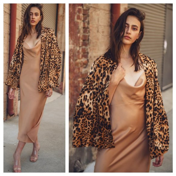 🦋MAKE AN OFFER!🦋 Leopard Lightweight Jacket - Picture 3 of 3